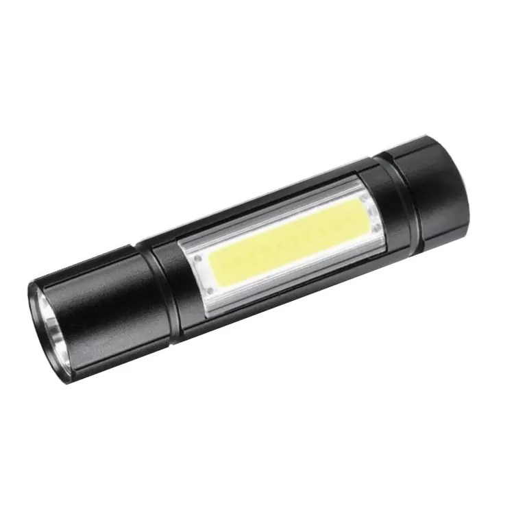 Conas a Fheabhsaíonn Flashlight Mini LED Keychain In-athluchtaithe Réitigh Soilsithe Laethúla?